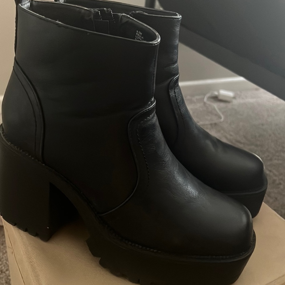 Union Bay black leather platform booties